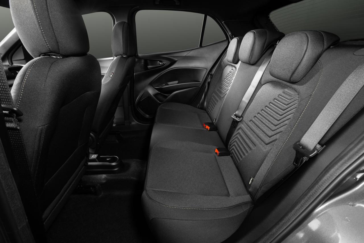 Fiat_Argo_Drive_AT_MY26_015.thumb.jpg.b16e7588900474454a809bb2332a4954.jpg