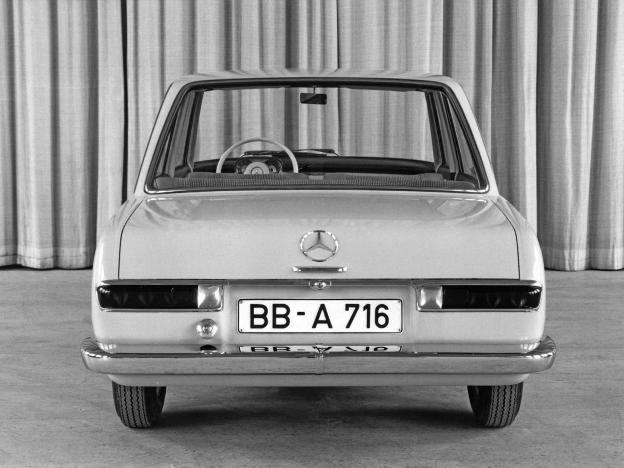 Mercedes-Benz_W118-W119_prototipo_retro.thumb.jpg.e077d9739b951ec607b9c7d3e31ff63d.jpg