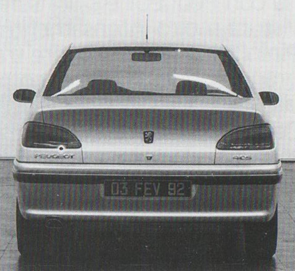 Peugeot406MaquettesPininfarina-Secondomodello1-922.thumb.jpg.fb7d5cdb2002c597d0c72c80c3330539.jpg