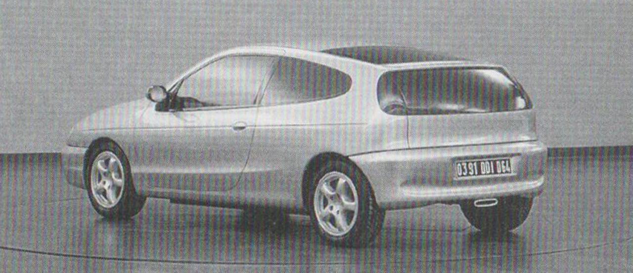 RenaultMeganeICoachmaquettepropostaA3.thumb.jpg.fca524422946536e814c17eb59808a3e.jpg
