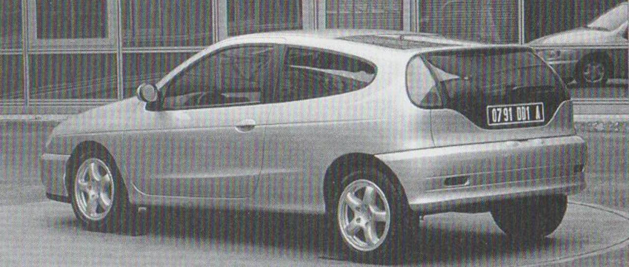 RenaultMeganeICoachmaquettepropostaAEvoluta3.thumb.jpg.2f51ab073729023f8fe27c658c0c47eb.jpg