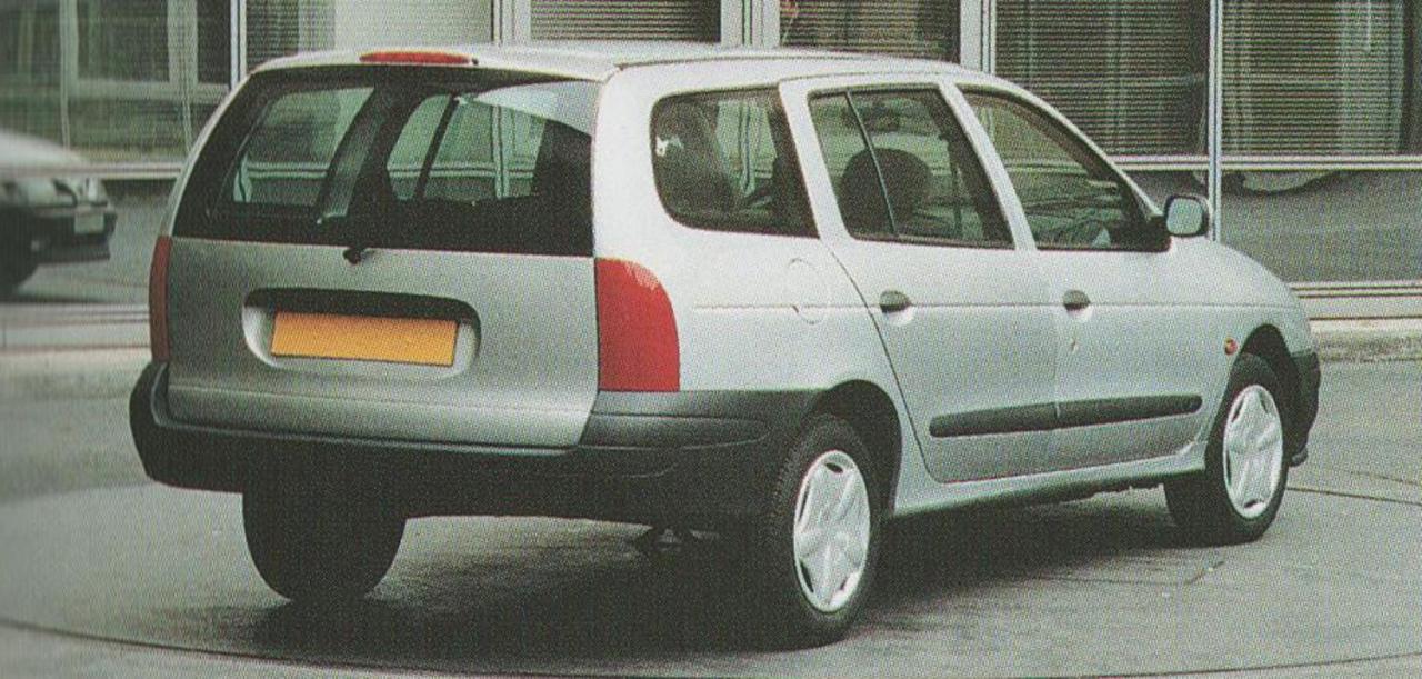 RenaultMeganeISWmaquette2.thumb.jpg.f7fb662f0e73a62cb3fee60900e6773f.jpg