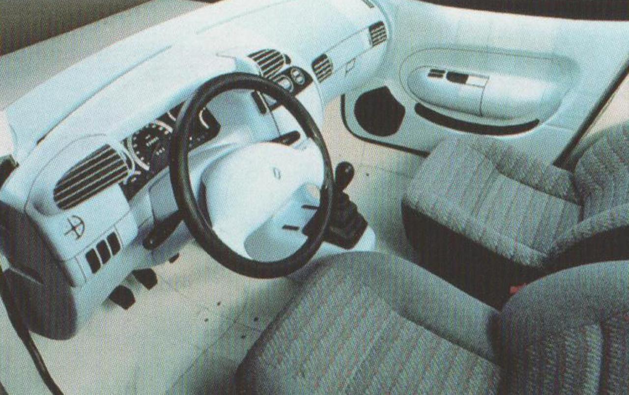 RenaultMeganeIinteriormaquette2.thumb.jpg.d864934deee97940cb0ec42ec7aeb5b0.jpg