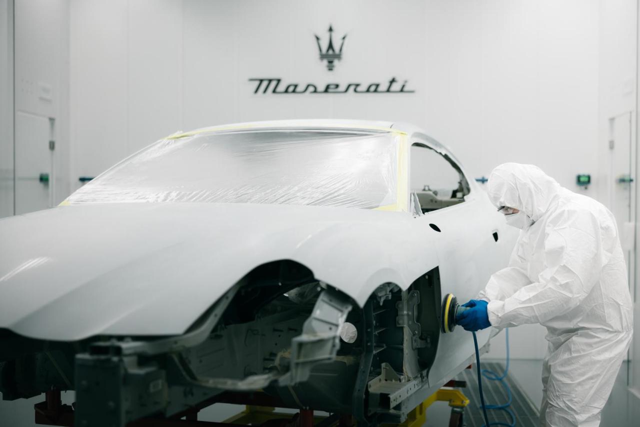 Small-25962-06-officine-fuoriserie-maserati.thumb.jpg.6511571bb9dd27b7ea34d08bf6889e0d.jpg