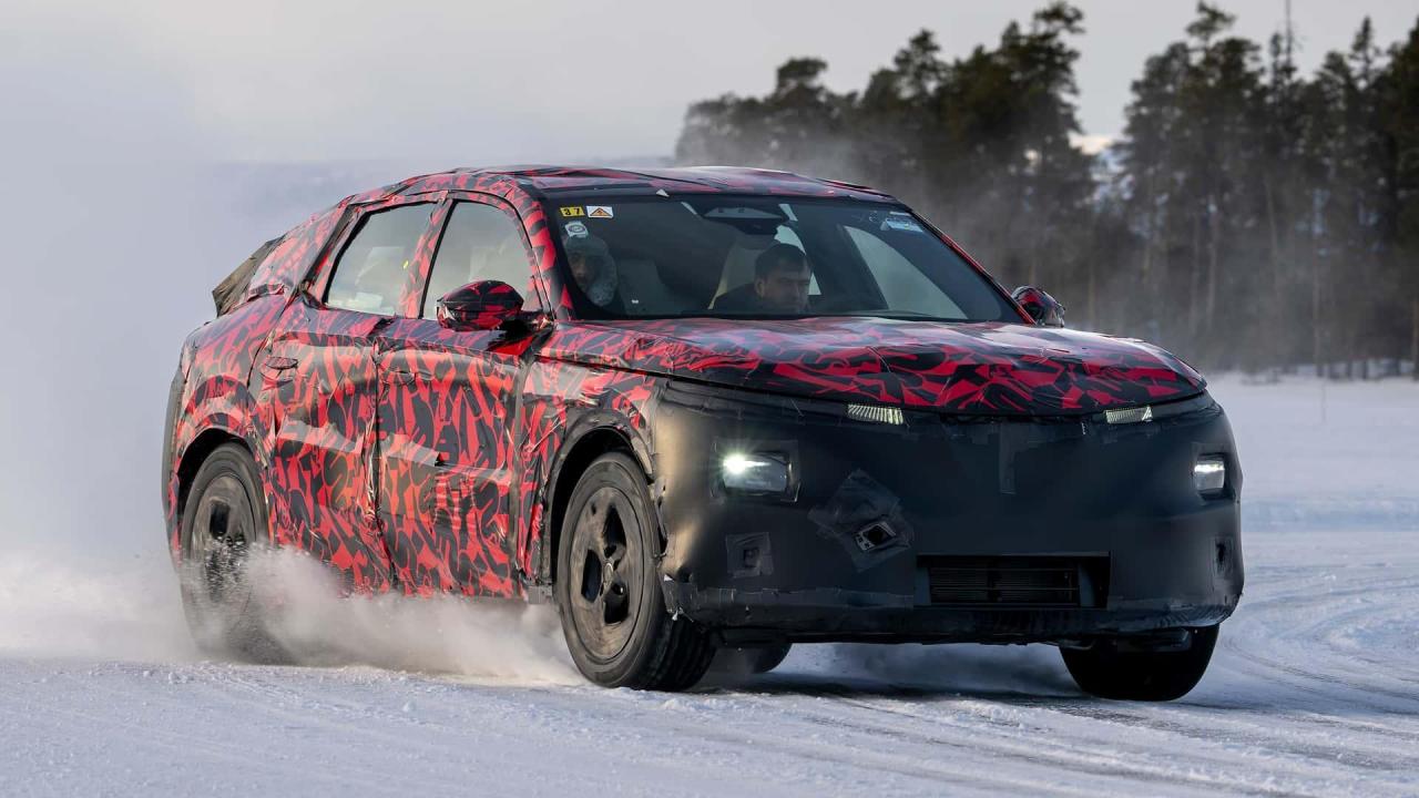 alfa-romeo-stelvio-2025-offizielle-bilder-der-wintererprobung(1).thumb.jpg.d31f39e98b7ce3060ab5fc1b3b702d6f.jpg