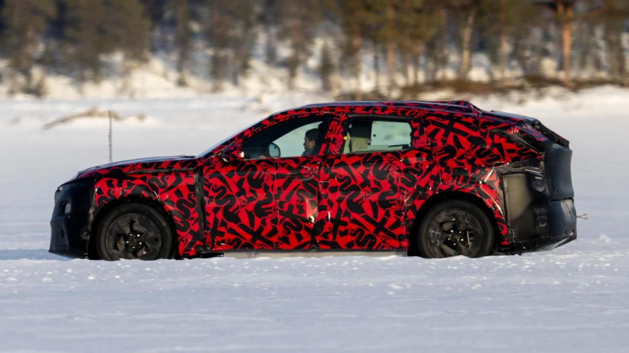 alfa-romeo-stelvio-2025-offizielle-bilder-der-wintererprobung(3).thumb.jpg.eace1e3380dd8d169f41df4a7fcc191c.jpg
