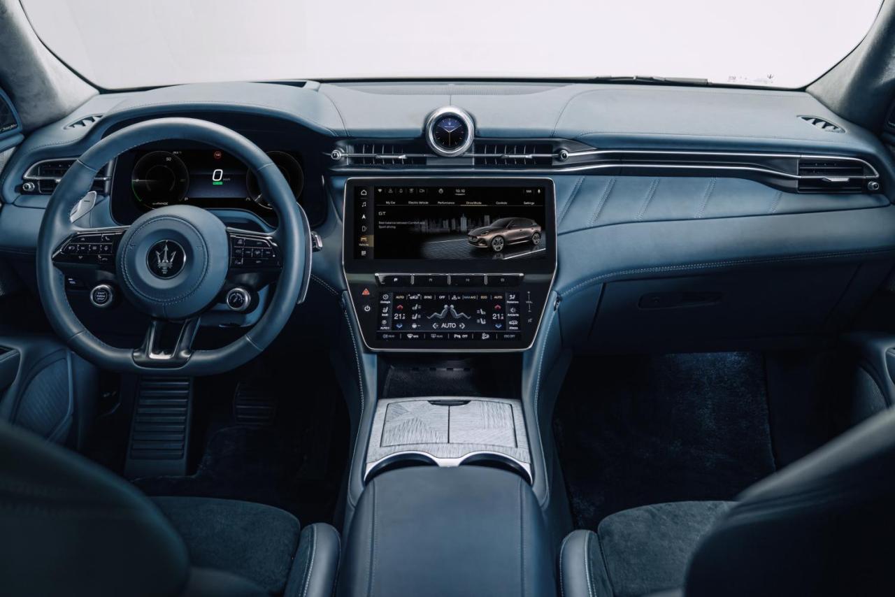 Small-26053-maserati-grecale-giorgetti-edition-5.thumb.jpg.900dddf13494215f19b8805e6173a483.jpg