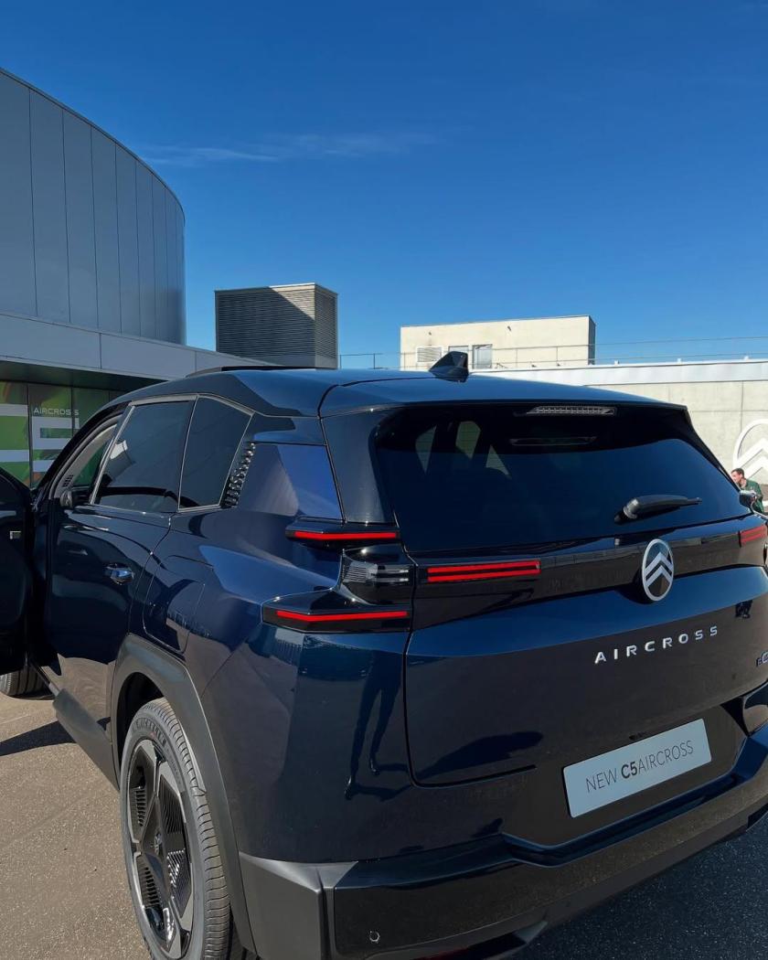 ZoomdtailsCitronC5Aircross2025fabriquRennes@citroenfrancecitroenc5aircrosscitroenc5aircross2025(2).thumb.jpg.155ace40cf876c2030f71a58d377f1ac.jpg