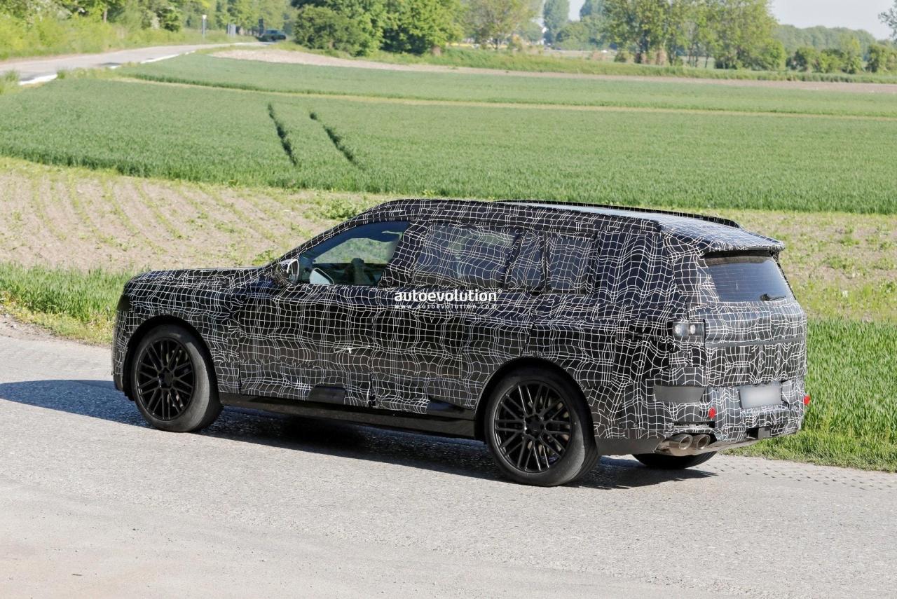2028-bmw-x7-spied-flaunting-quad-tailpipes-could-it-be-packing-v8-muscle_11.thumb.jpg.bb5b28c44eedca58a1f2a85ebbd26e5c.jpg