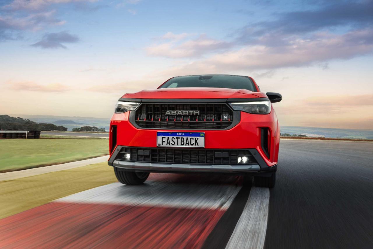 Fiat_Fastback_Abarth_My26_008.thumb.jpg.74ae5389d51f4577fd102ecfe649fbe0.jpg