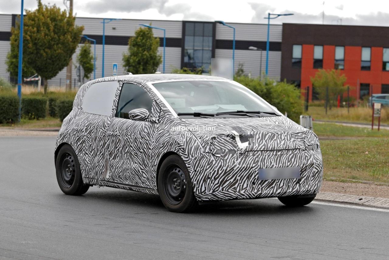 2026-renault-twingo-e-tech-spied-again-shows-first-gen-styling-influences_5.jpg