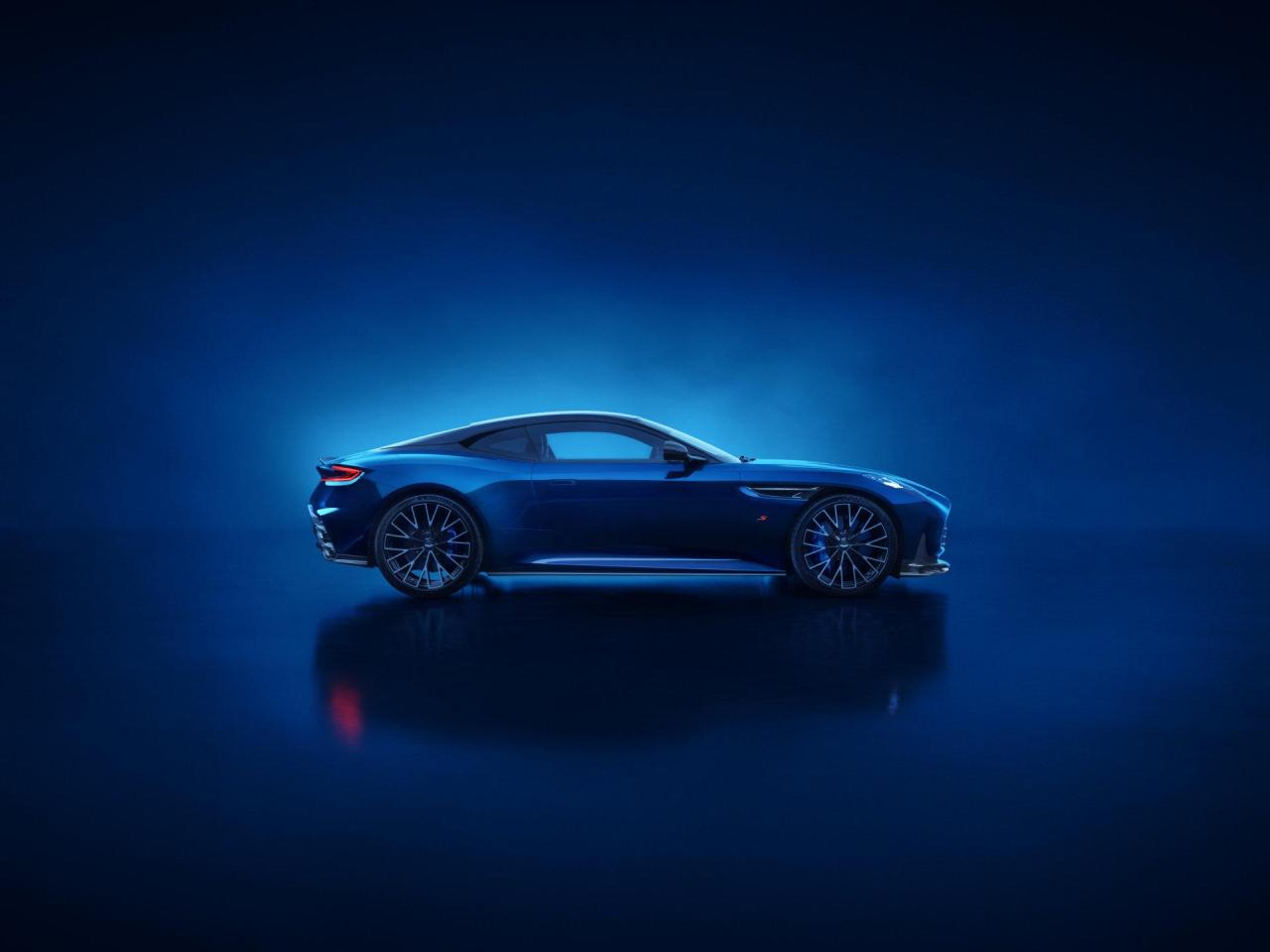 Aston Martin DB12 S_04.jpg