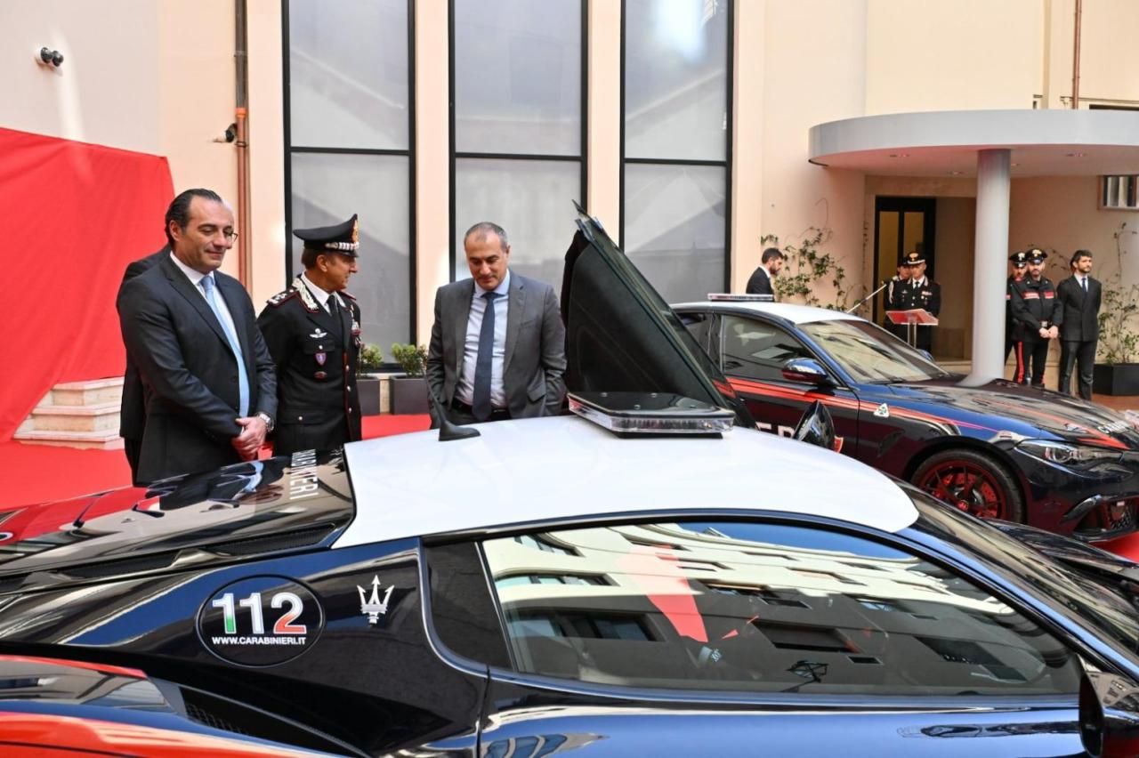 ConsegnateallArmadeiCarabinierilenuovevettureperiltrasportourgentediorganiesangueMaseratiMCPURAeAlfaRomeoGiuliaQuadrifoglioinlivrea (4).jpg