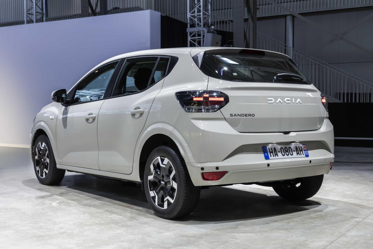 Dacia_Sandero (1).jpg