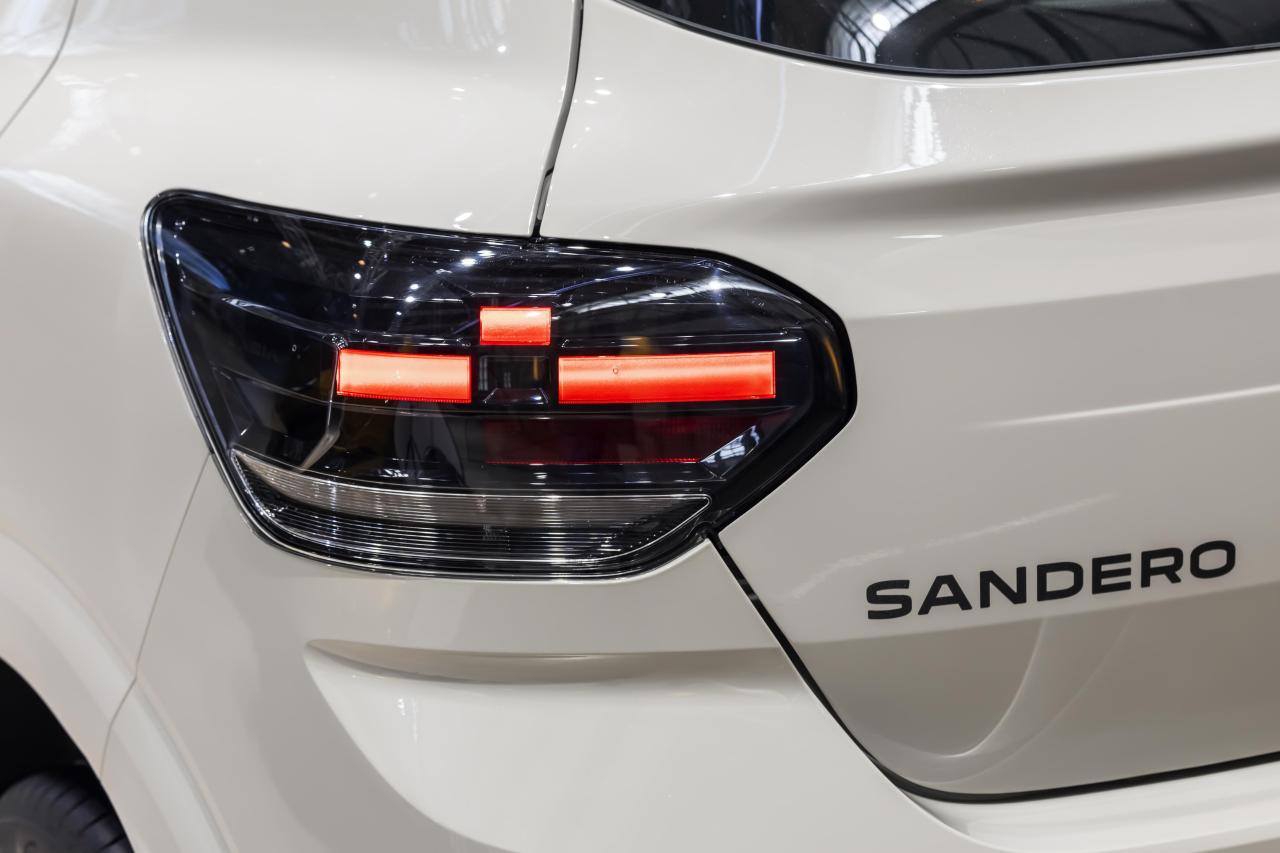 Dacia_Sandero (3).jpg