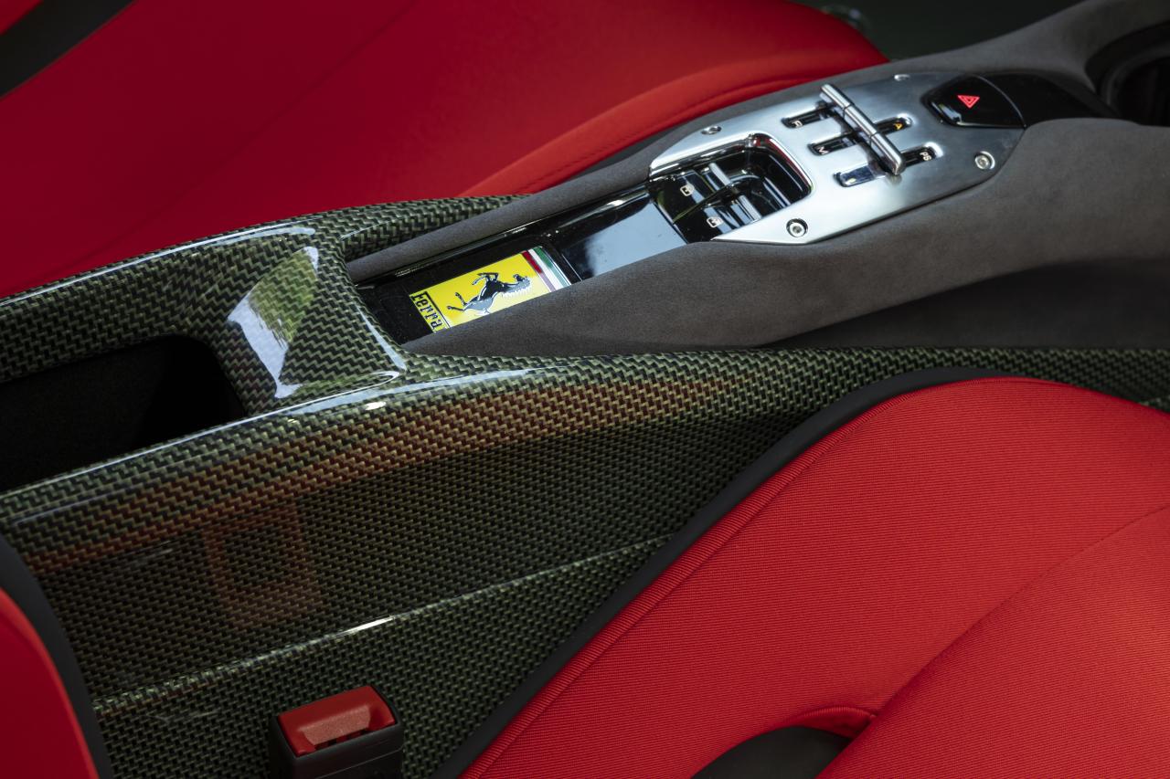 Ferrari_SC40_INT__1_60116e61-e825-4a6f-9b3d-b6bd5427c9a2.jpg