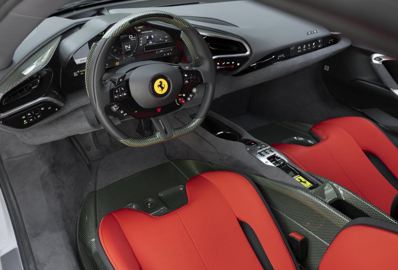 Ferrari_SC40_INT__4_f29ac3ad-0180-4fc9-8994-d3323efe5a3e.jpg