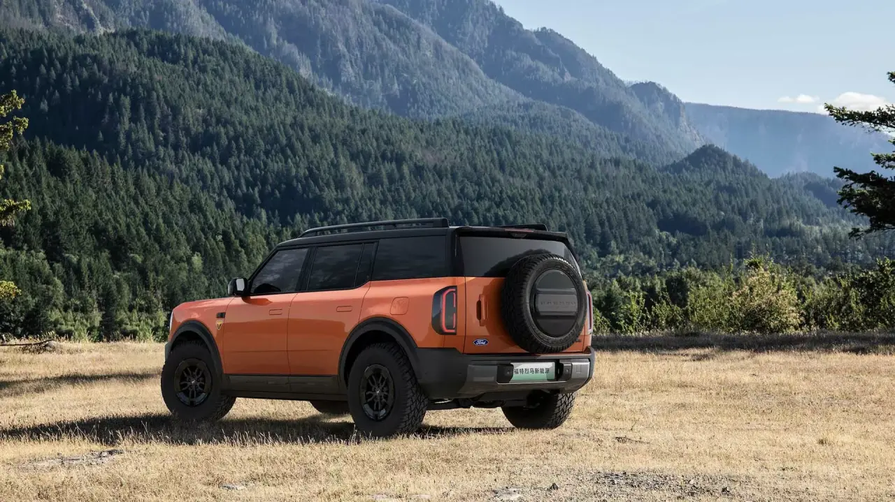 Ford-Bronco-Basecamp-1002-3.webp