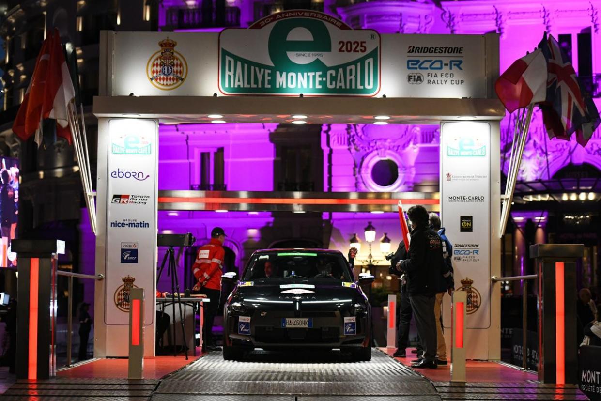 Lancia_ERallyeMonteCarlo_04.jpg