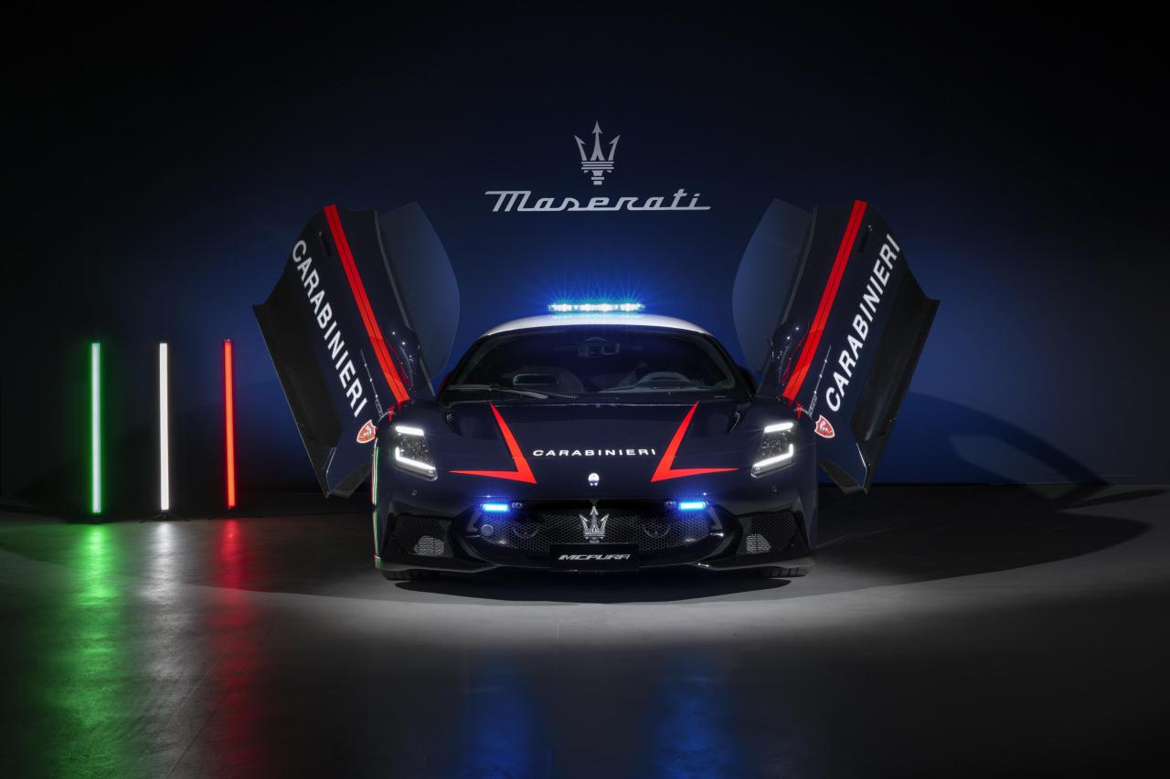 MaseratiMCPURACarabinieri (1).jpg
