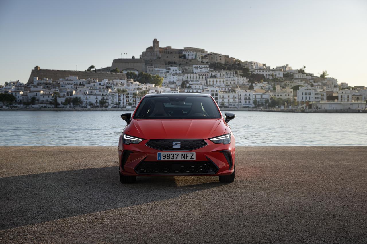 New-SEAT-Ibiza-brings-fresh-design-and-youthful-spirit_08_HQ.jpg