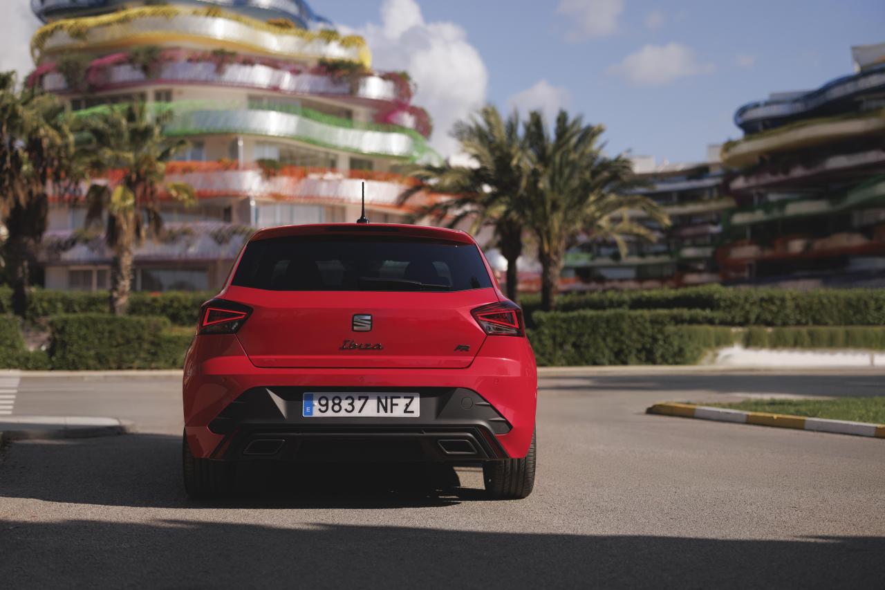 New-SEAT-Ibiza-brings-fresh-design-and-youthful-spirit_18_HQ.jpg