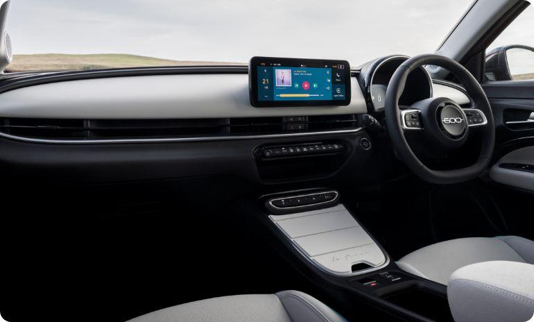 600-hybrid_interior_01 (1).jpg