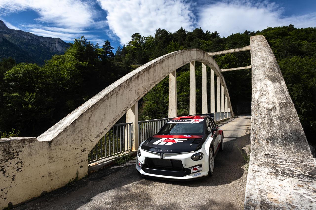 LANCIAYPSILONHFINTEGRALE (2).jpg