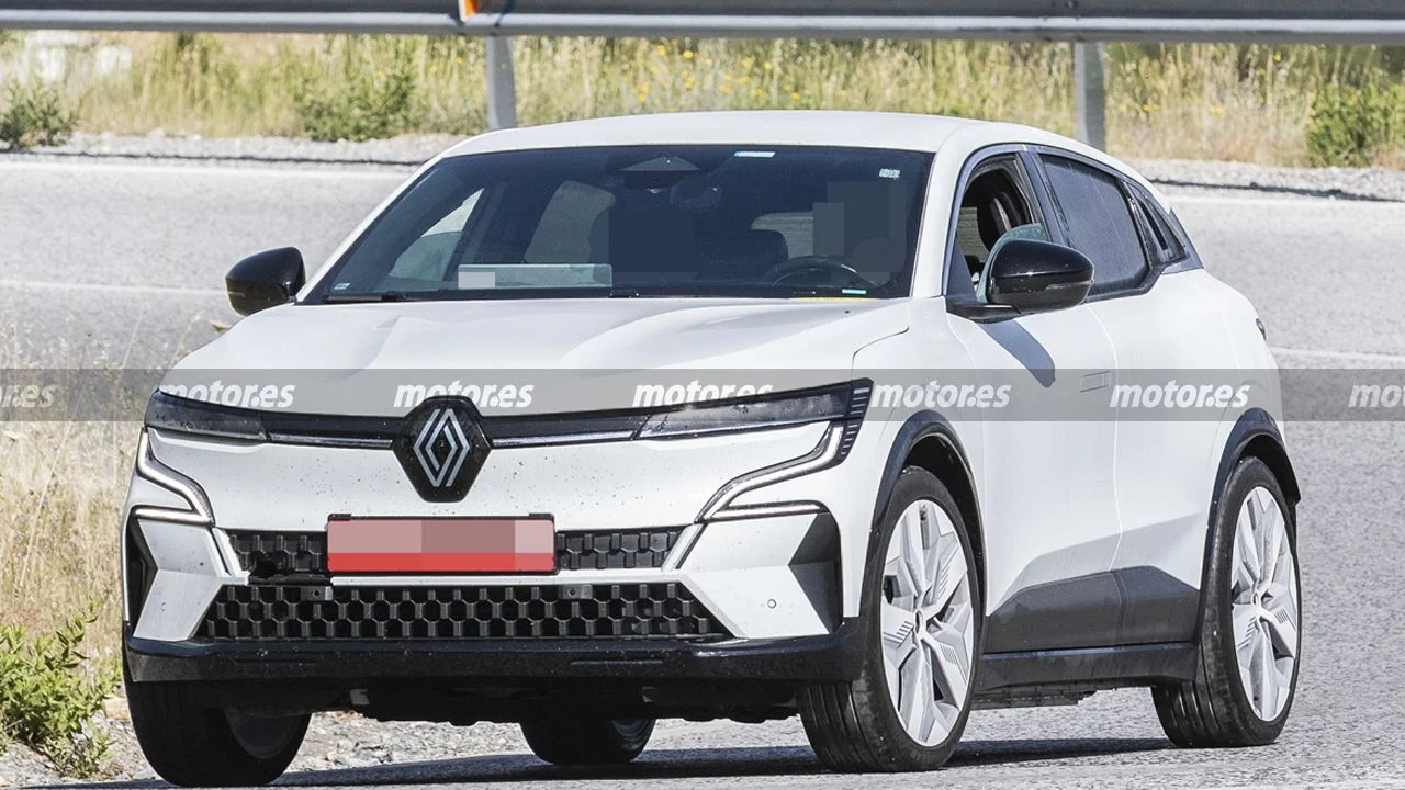 renault-megane-erev-fotos-espia-2025110837-1761991076_1.webp