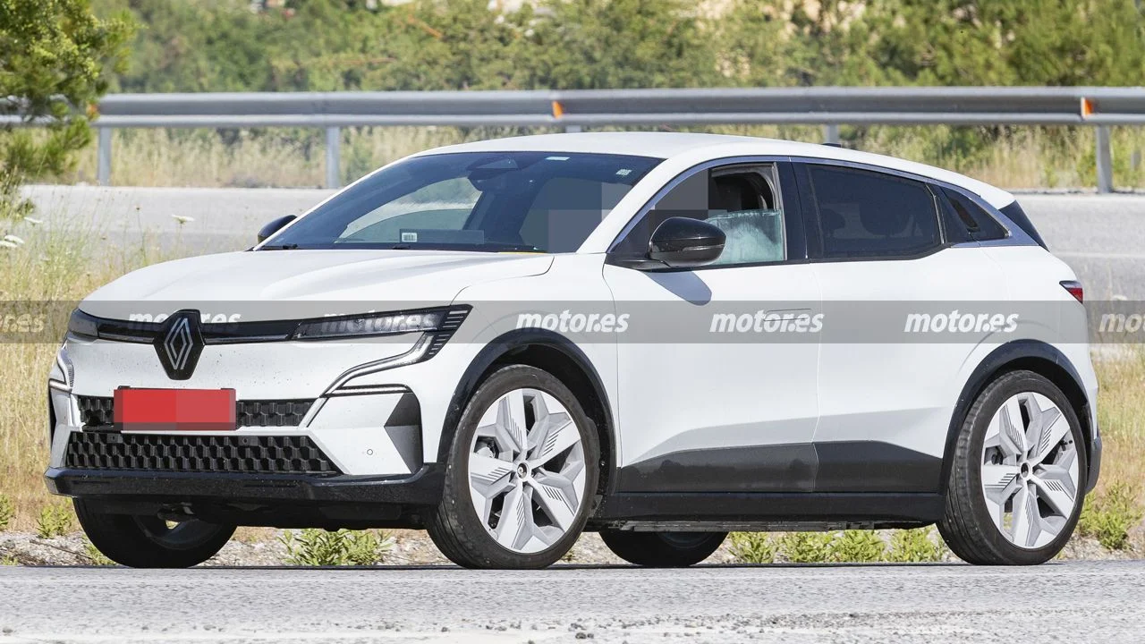 renault-megane-erev-fotos-espia-2025110837-1761991079_5.webp