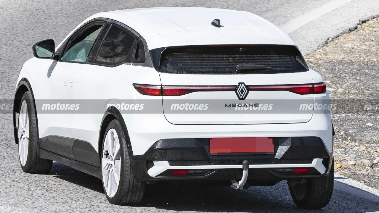 Renault Megane EREV 2026 (Spy)