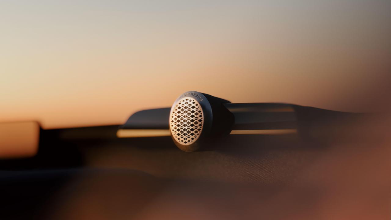 Bowers & Wilkins Tweeter-on-top.jpg