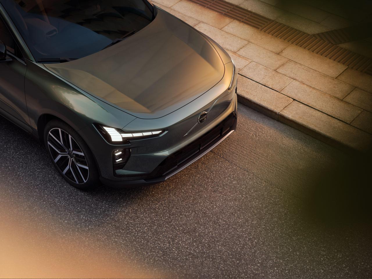 JPG Full-TIM_1154_EX60_DETAIL_HIGH_FRONT.jpg