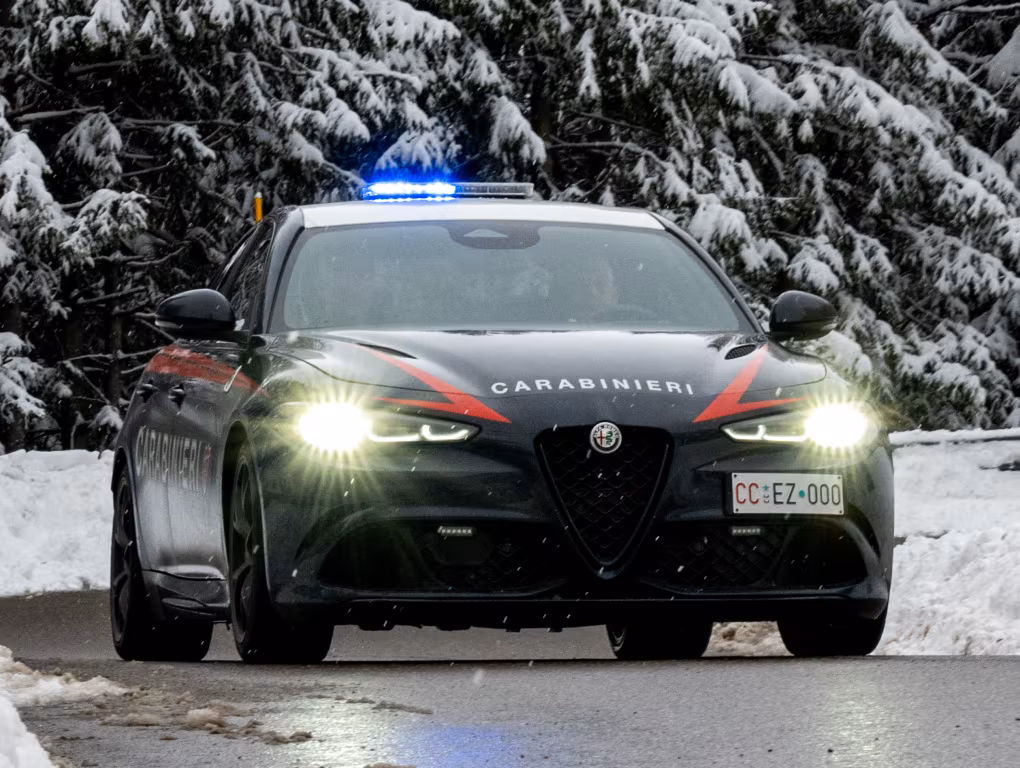 alfa_romeo_giulia_quadrifoglio_carabinieri8_05080f780a160799.avif