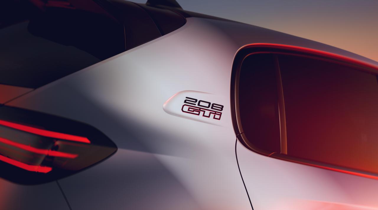 DE01_208-GTI_BADGE_SIDE.jpg