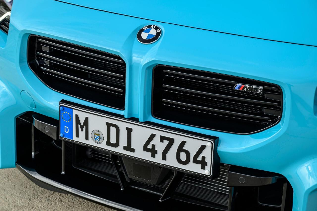 P90642575_lowRes_the-new-bmw-m2-with-.jpg