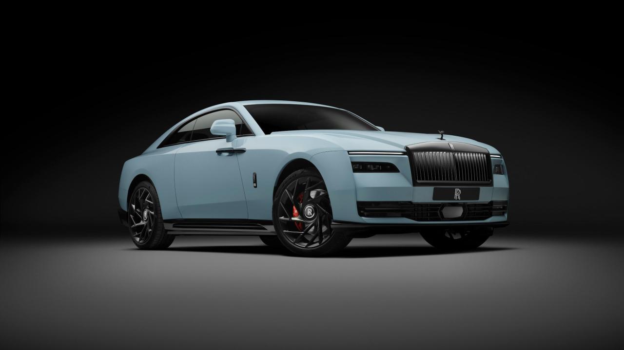 P90643650_lowRes_rolls-royce-black-ba.jpg