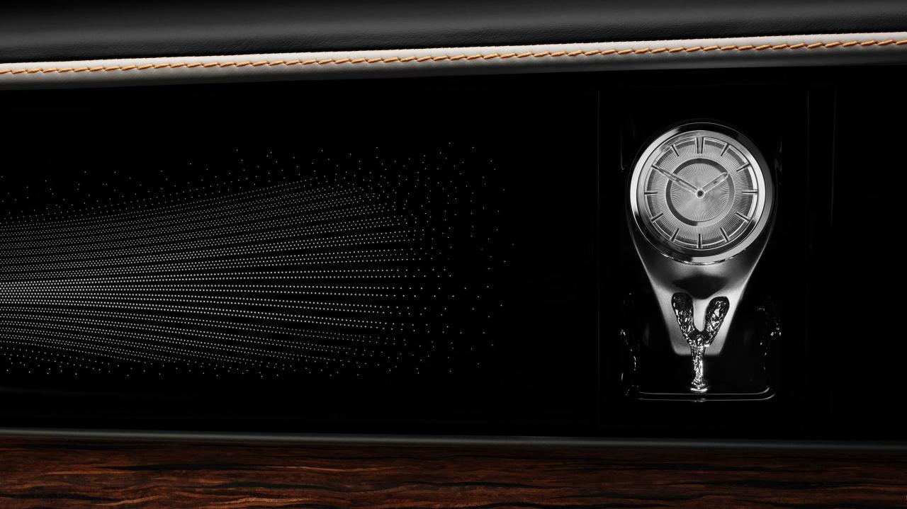 P90643678_lowRes_rolls-royce-spectre-.jpg