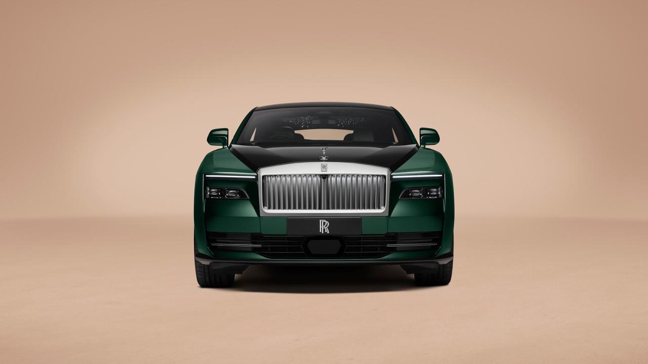 P90643682_lowRes_rolls-royce-spectre-.jpg