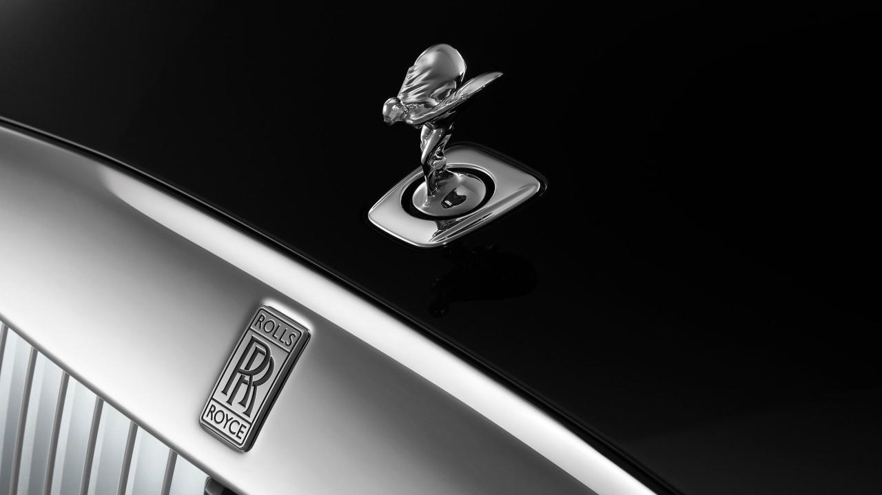 P90643690_lowRes_rolls-royce-spectre-.jpg