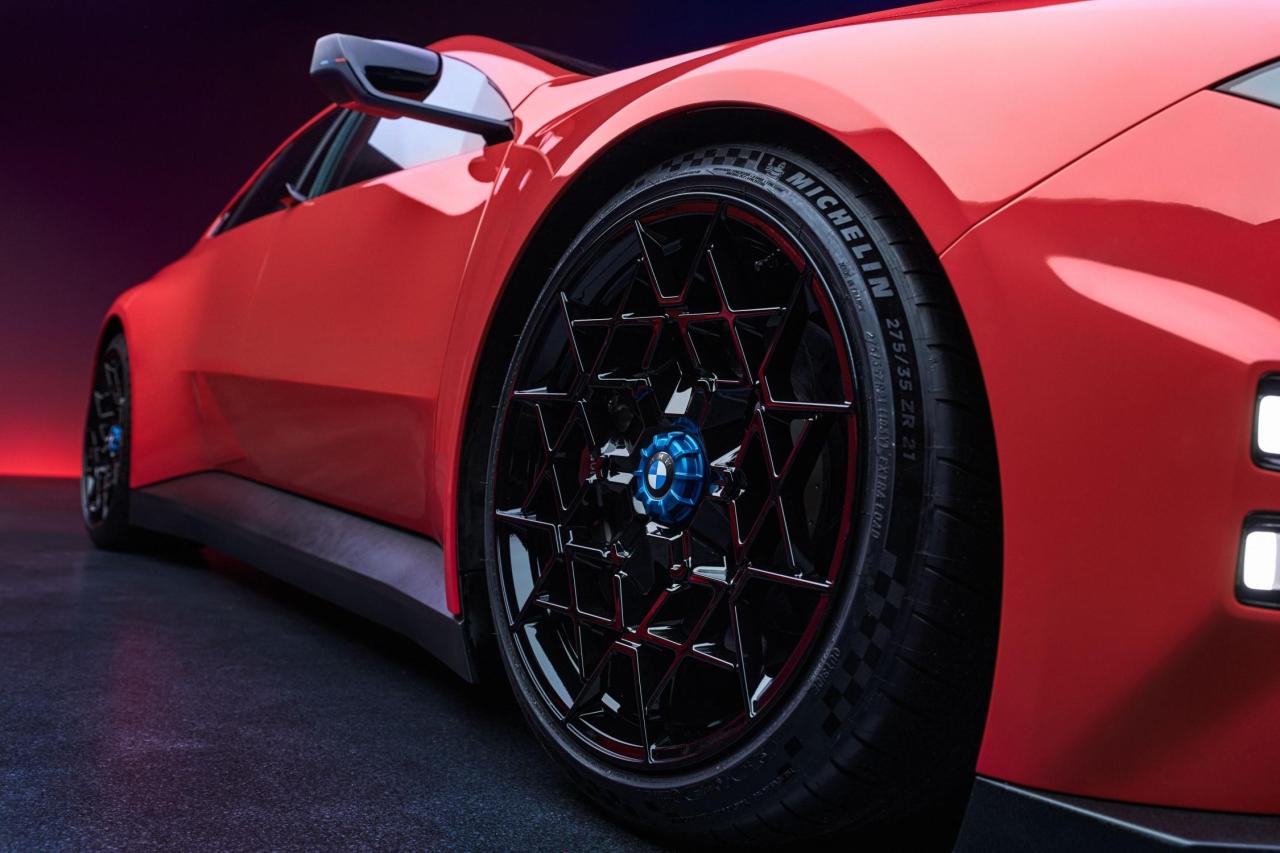 P90643861_lowRes_bmw-m-concept-neue-k.jpg