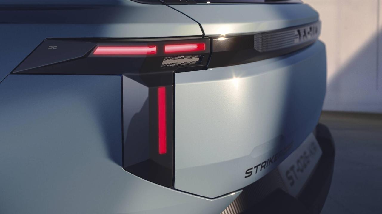 Dacia Striker Hybrid 155 (19).jpg