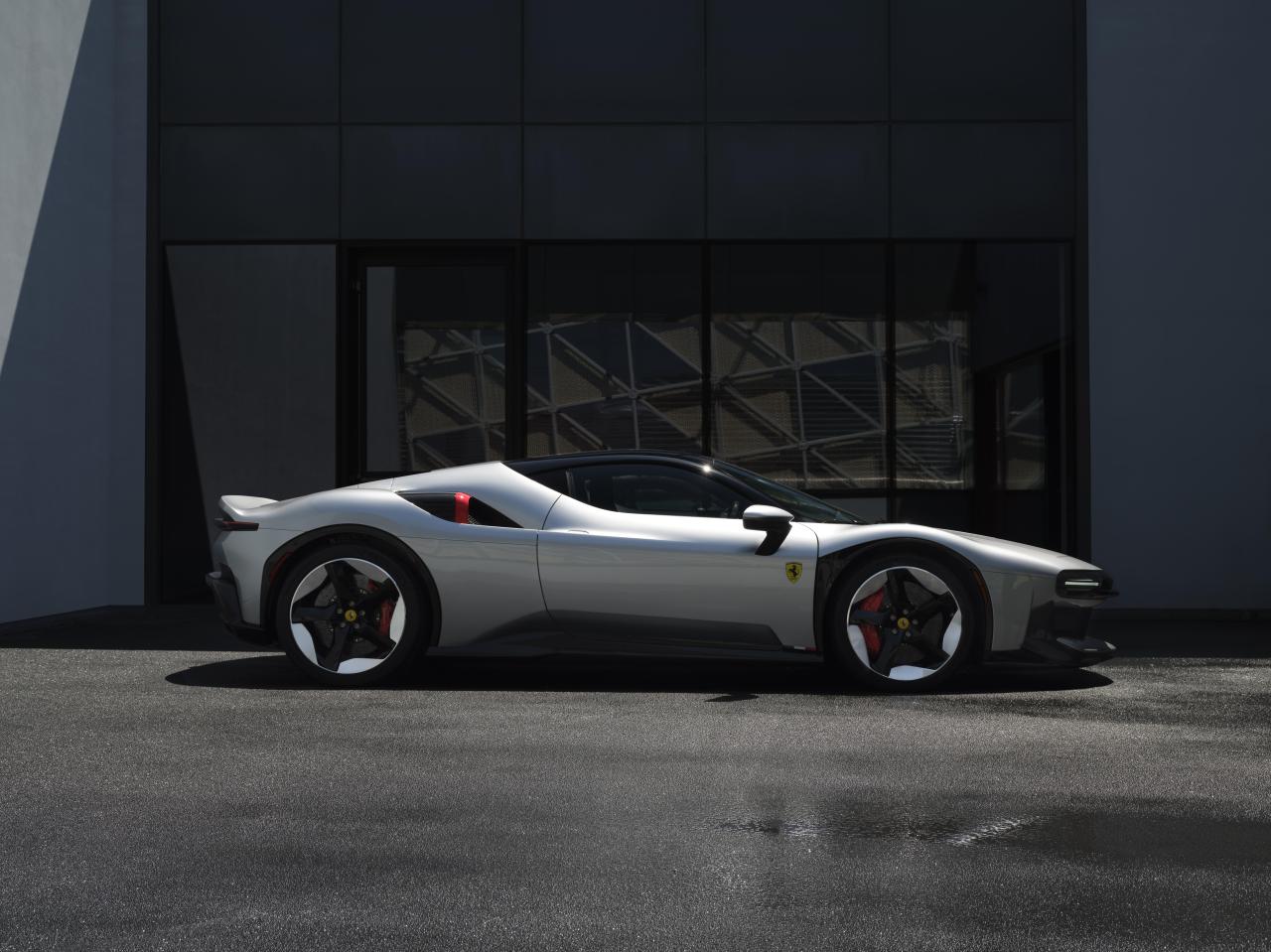 FERRARI_CZ26_20260814_PIC_10_d41242cd-91c7-4052-8887-314bceee8a03.jpg