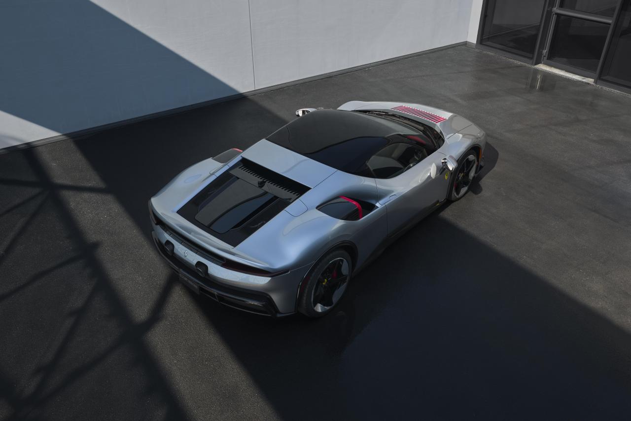 FERRARI_CZ26_20260814_PIC_21_f89f72c1-df3e-4e18-bf22-d8a50e6faeca.jpg