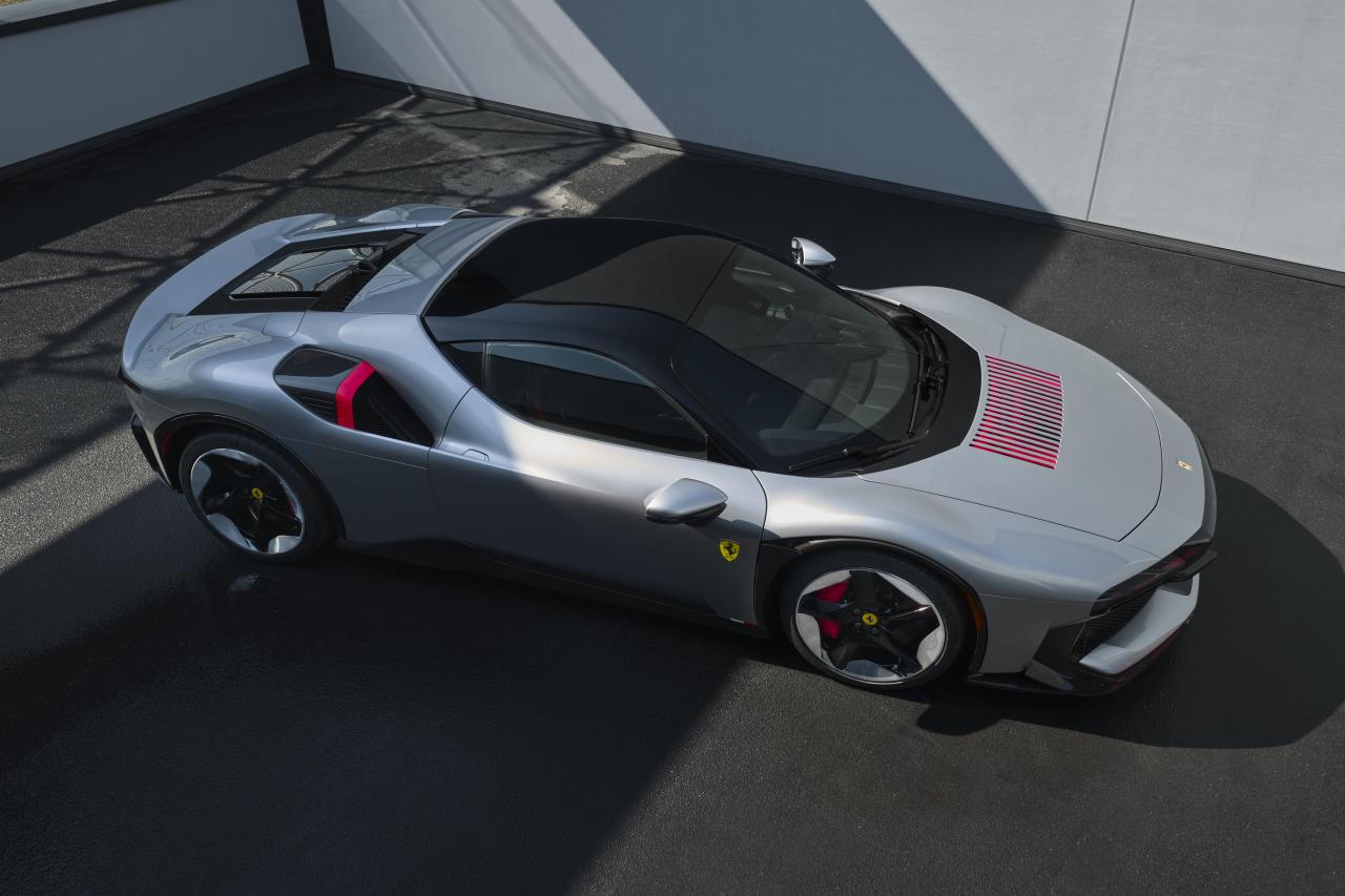 FERRARI_CZ26_20260814_PIC_23_bd5a42f1-0fda-4708-a685-4eb2ba3beb35.jpg