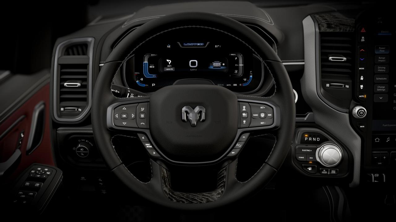 RM026_031FN.jpg