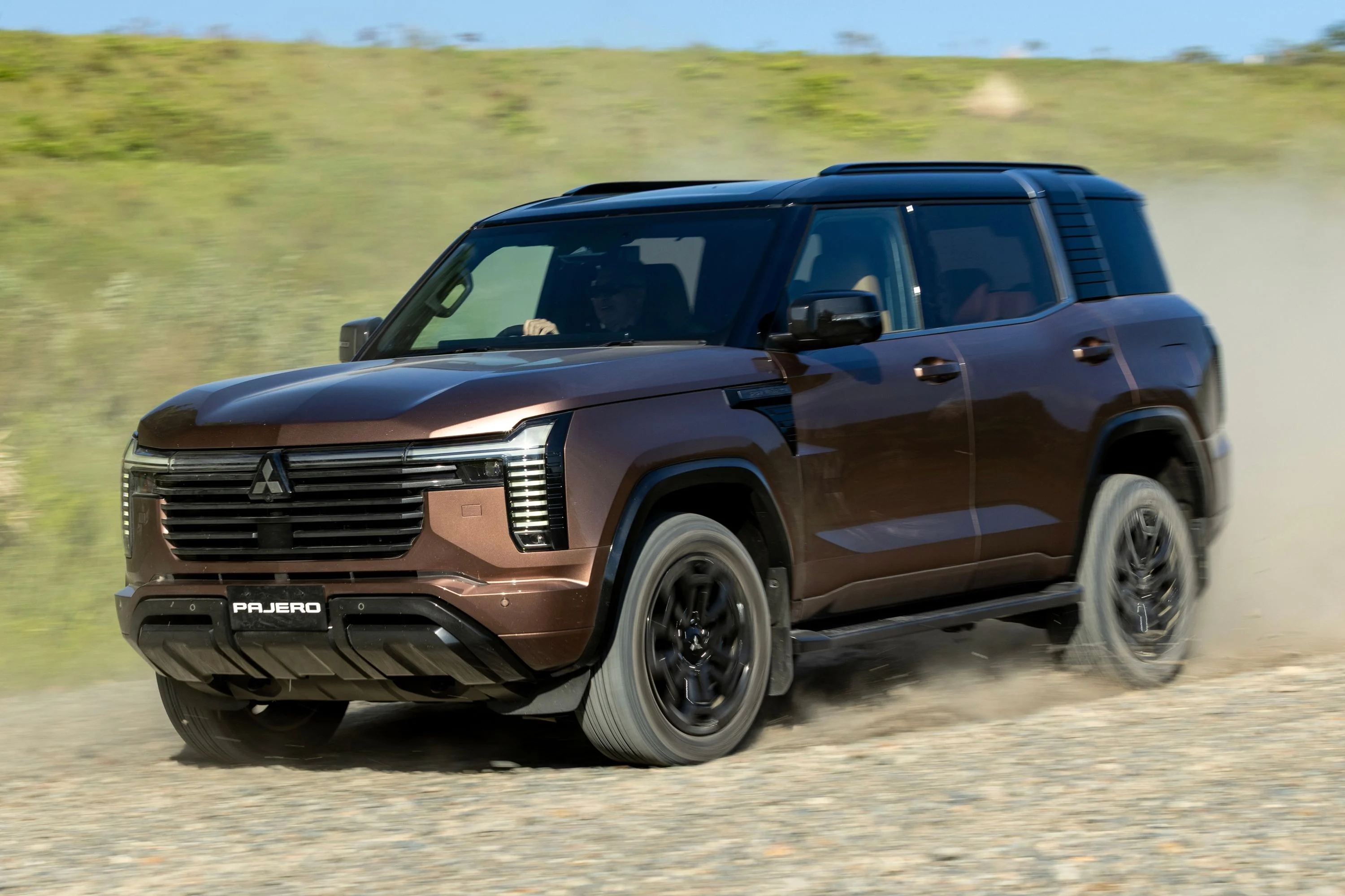 Mitsubishi Pajero 2027