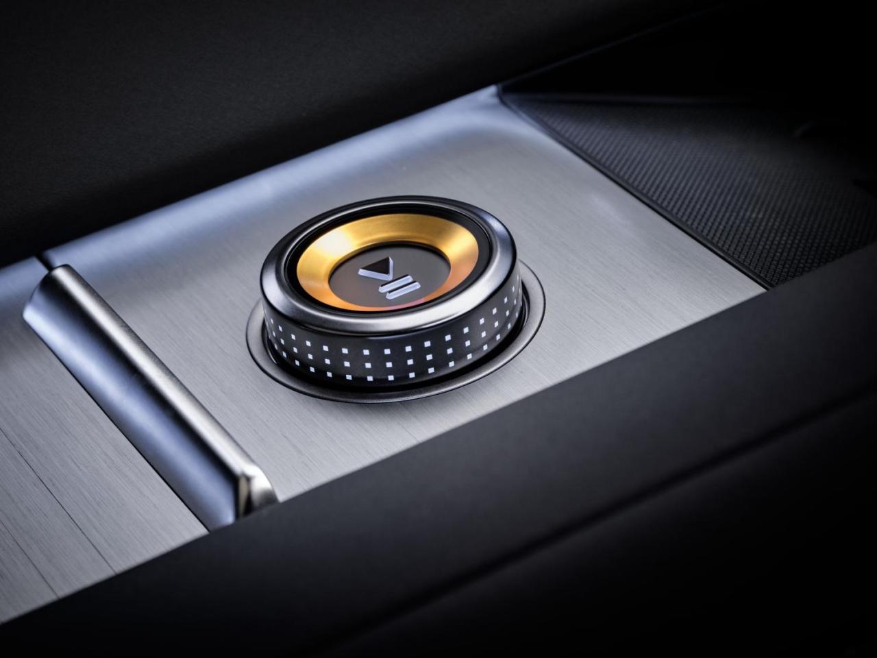 Small-5816-4polestar-260702-3504-v003-1.jpg