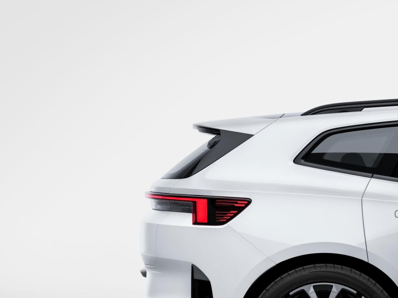 Small-5819-7polestar-260630-3154-v004.jpg