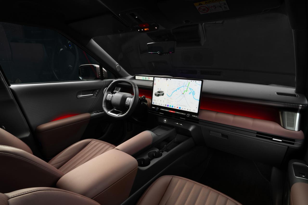 hyundai-tucson-1026-interior-02_jpg_bfc_off.jpg